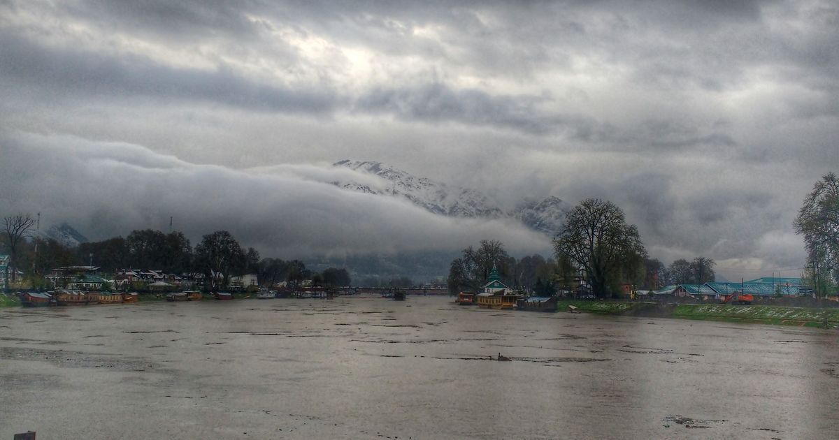 heavy rains forecast in Kashmir,Islamabad