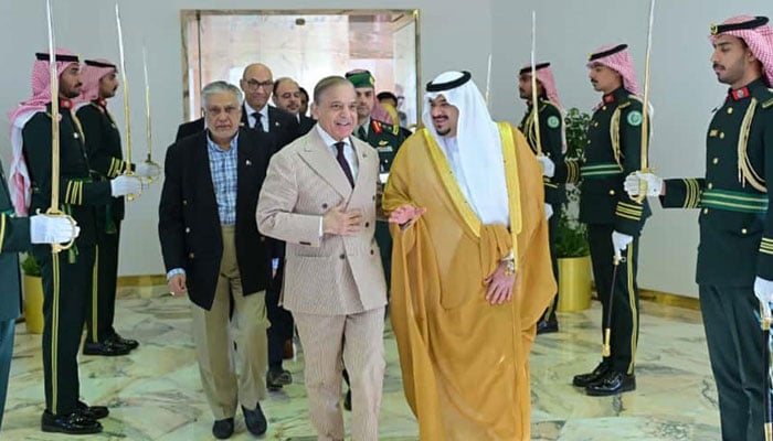 PM Shehbaz Sharif departs for London after concluding Saudi Arabia visit