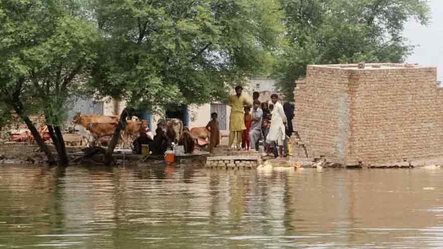 Indus River swells as flood threat escalates in Sindh