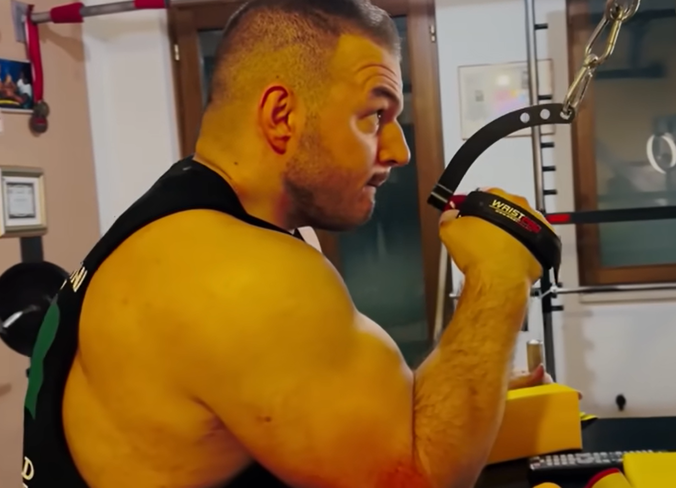 Ermes gasparini arm arestling training